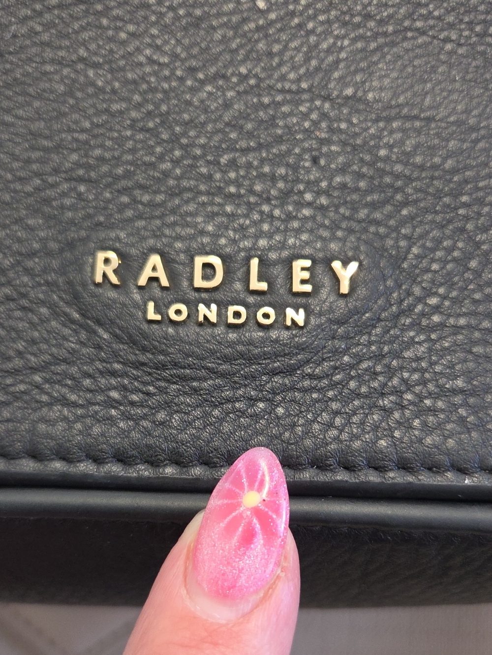 Radley London Flapover Crossbody Bag Pebbled Leather Black Long Strap - Picture 7 of 16